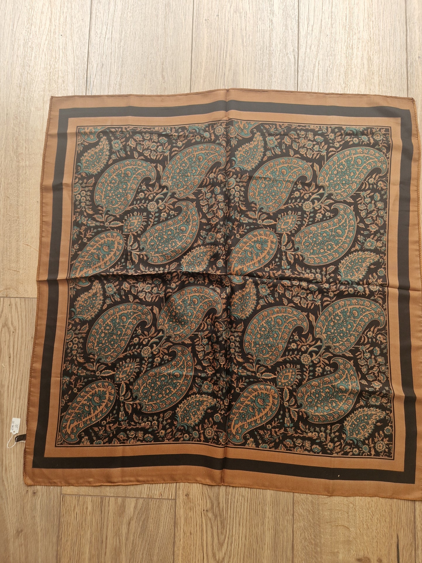 Square scarf
