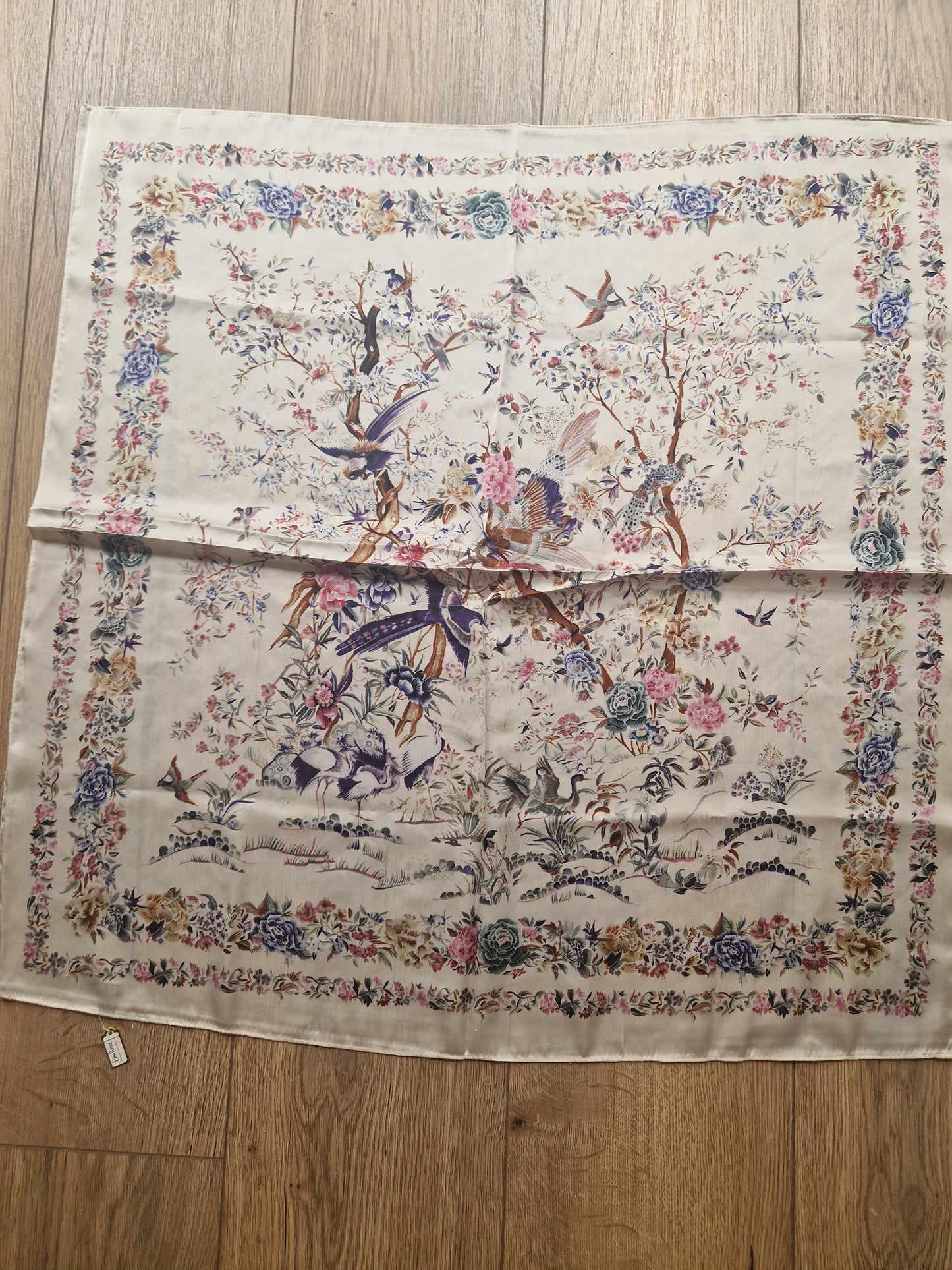 Square scarf