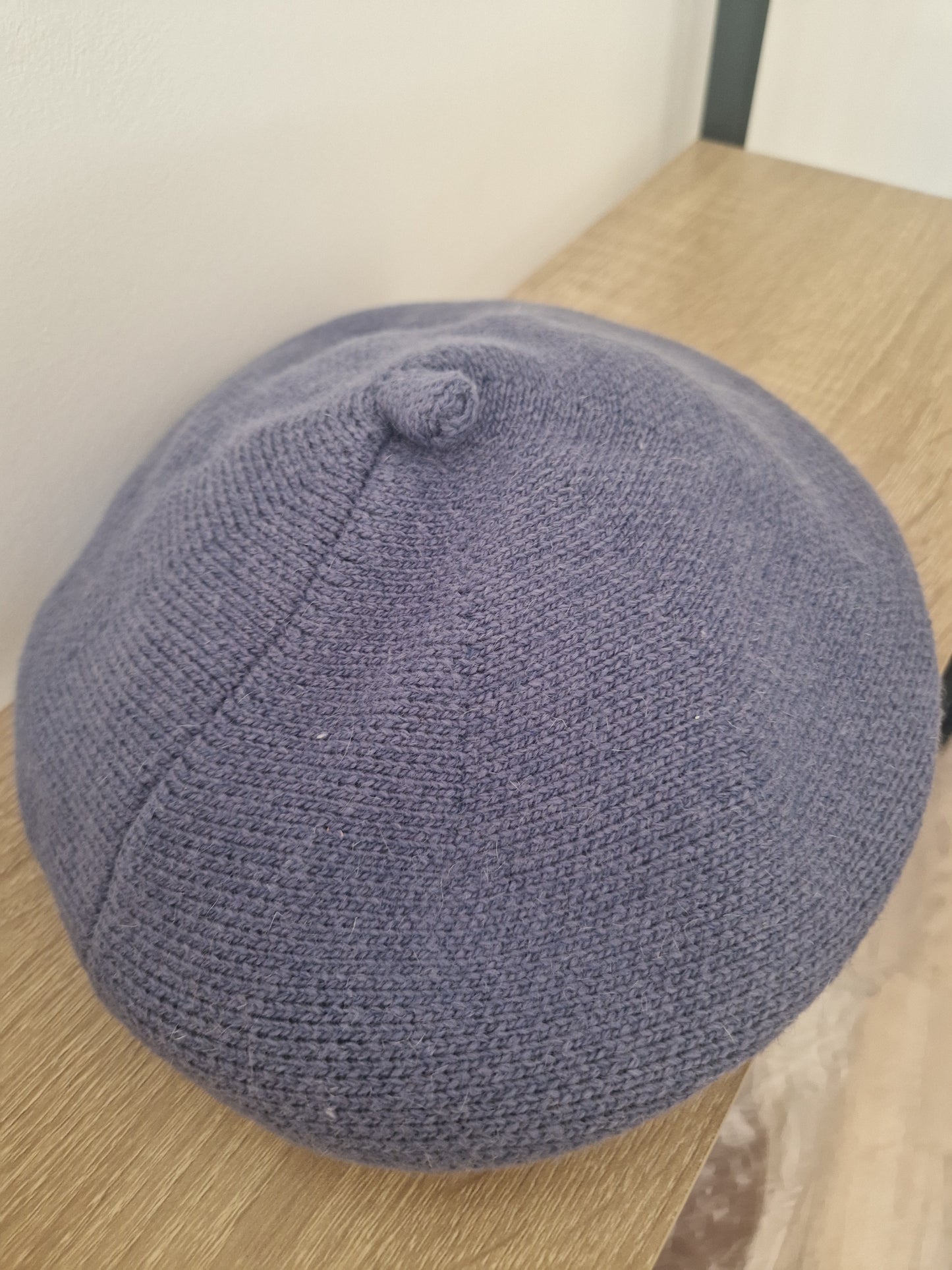 Knotted beret