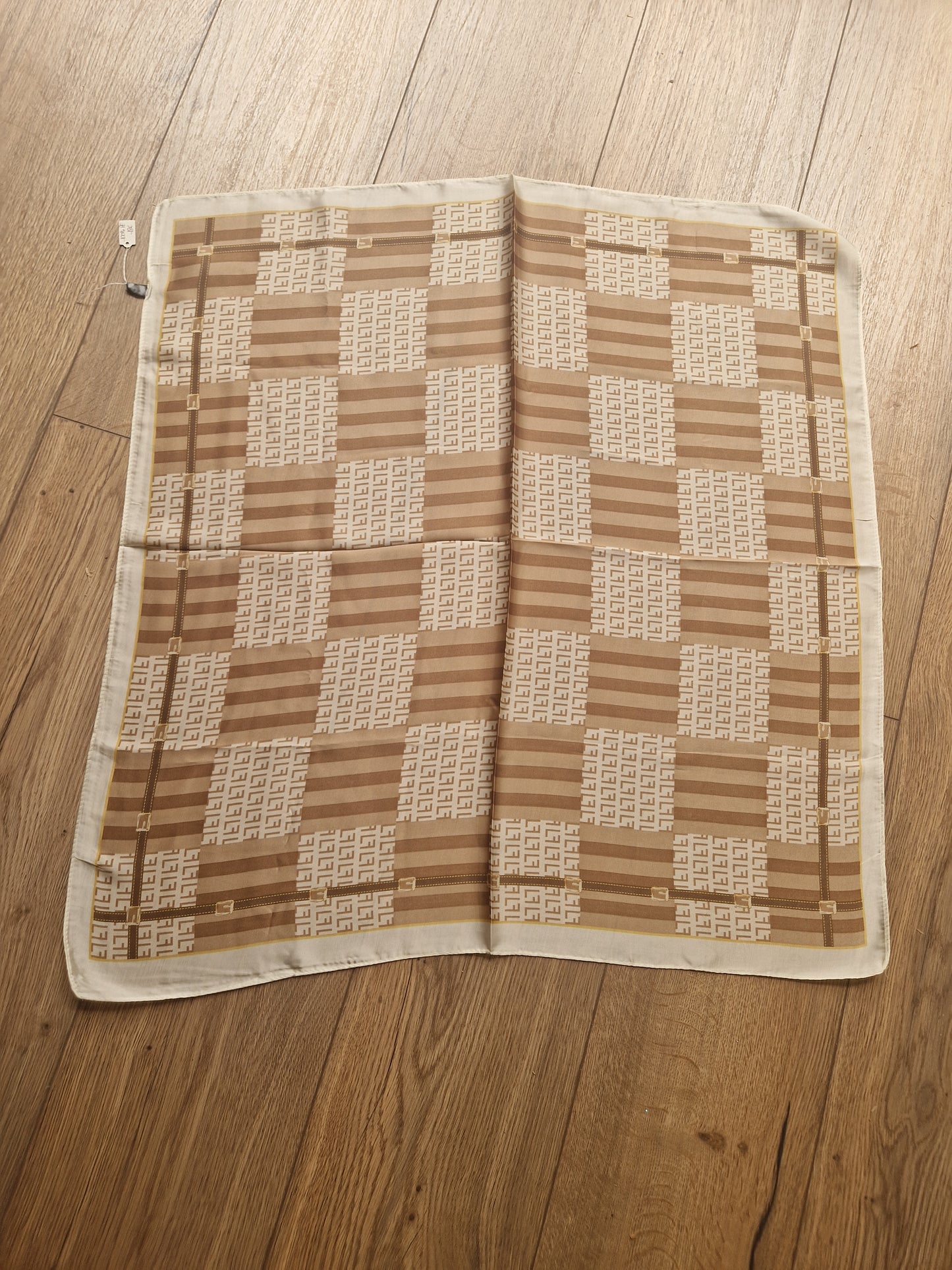 Square scarf