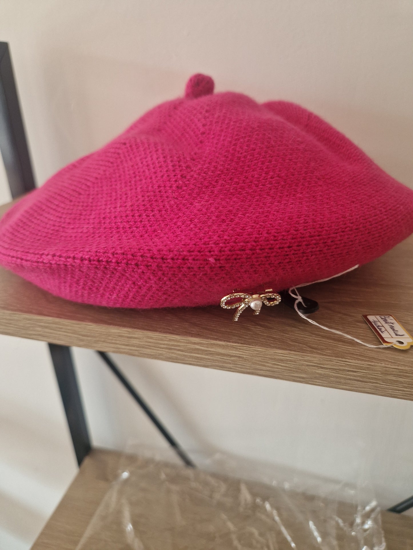 Knotted beret