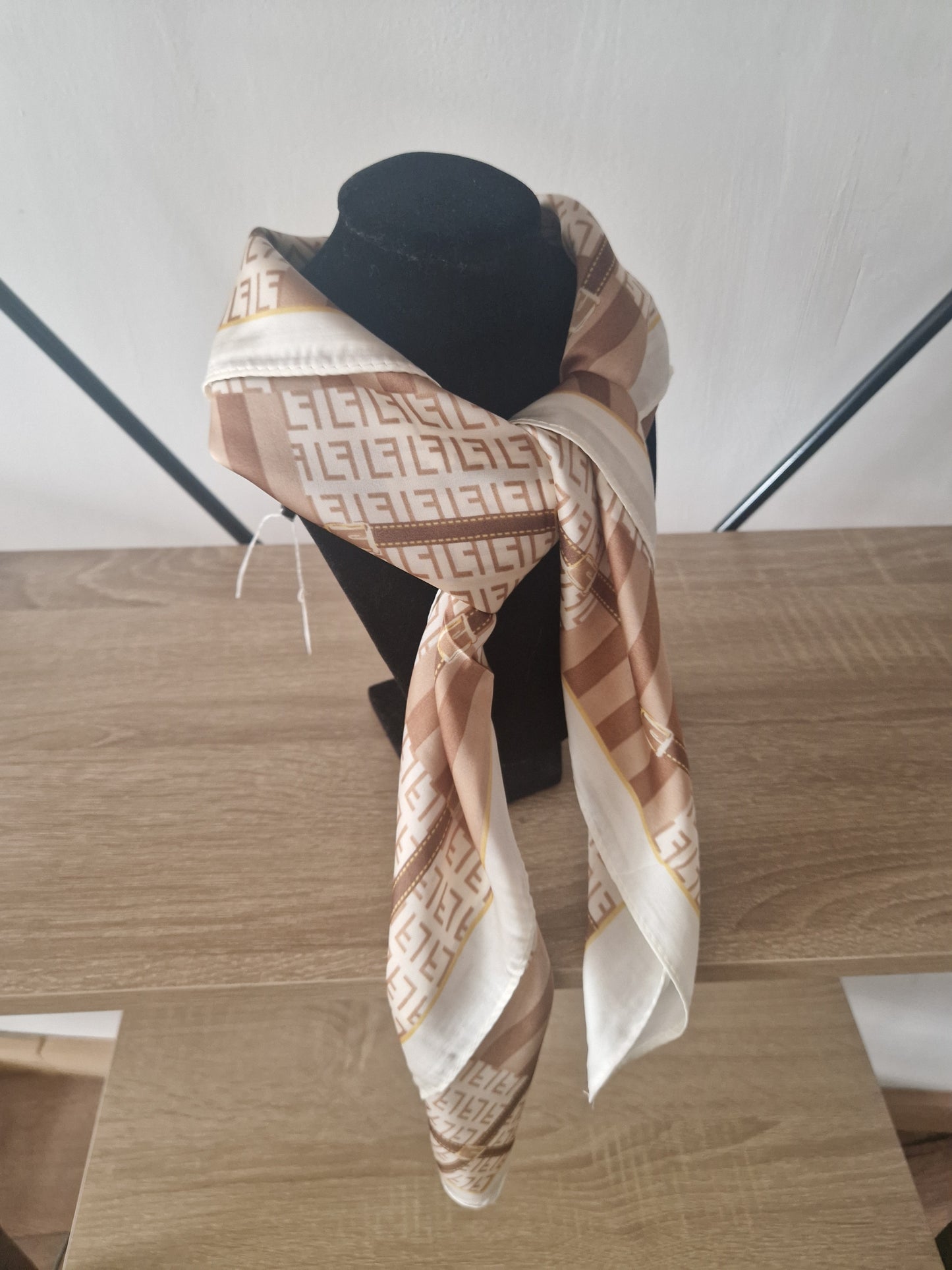 Square scarf