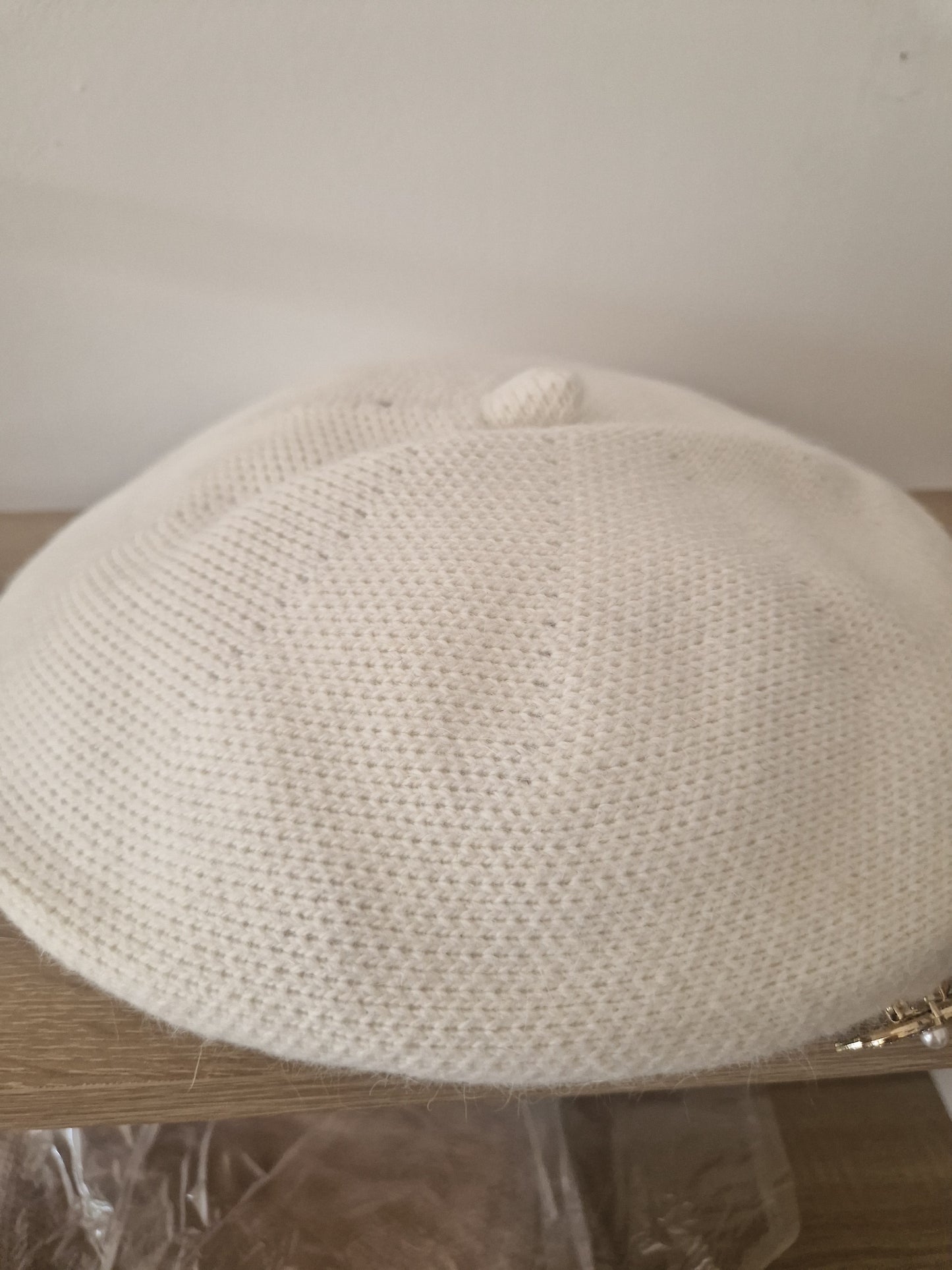 Knotted beret