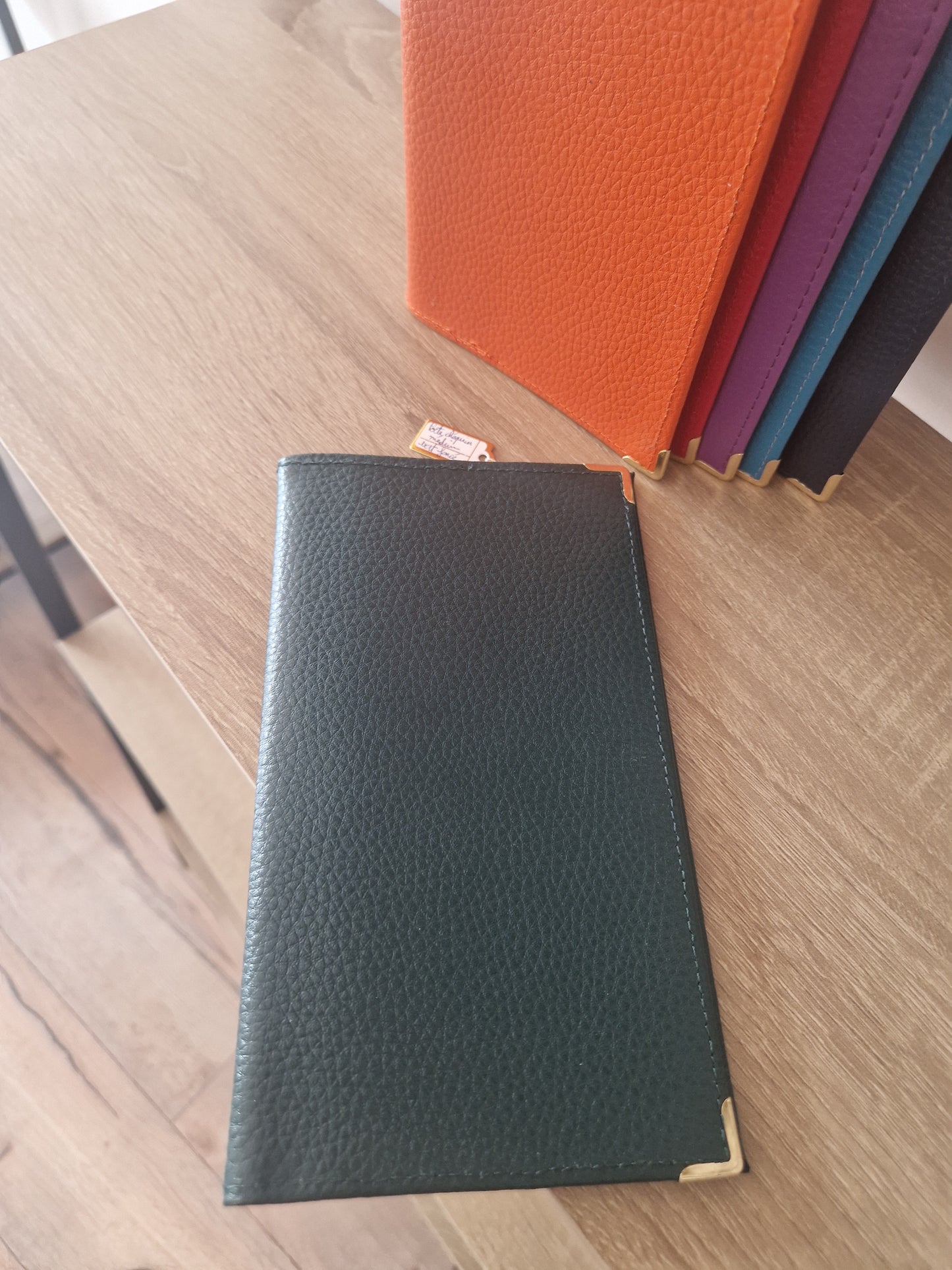 Medium checkbook holder