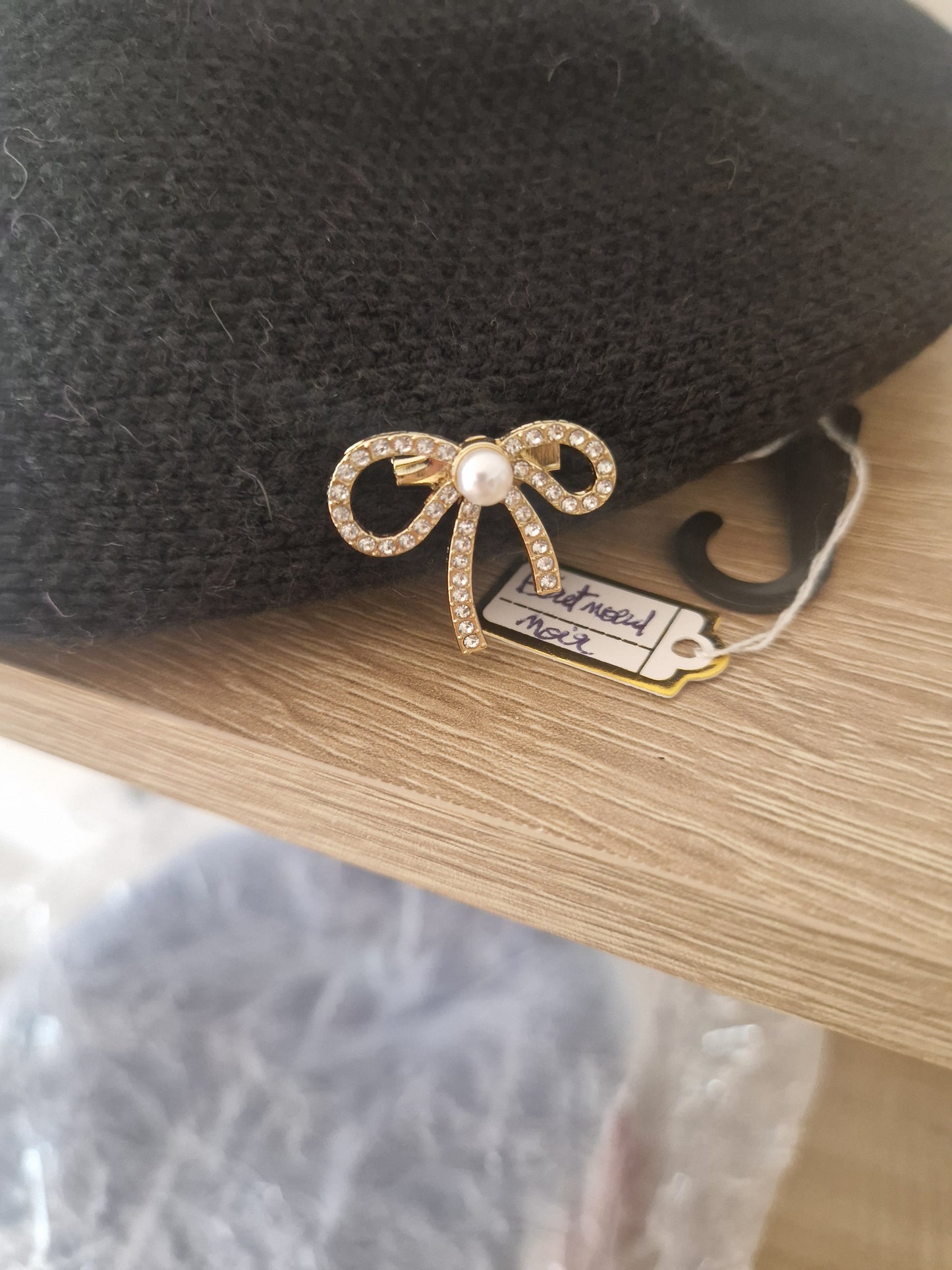 Knotted beret