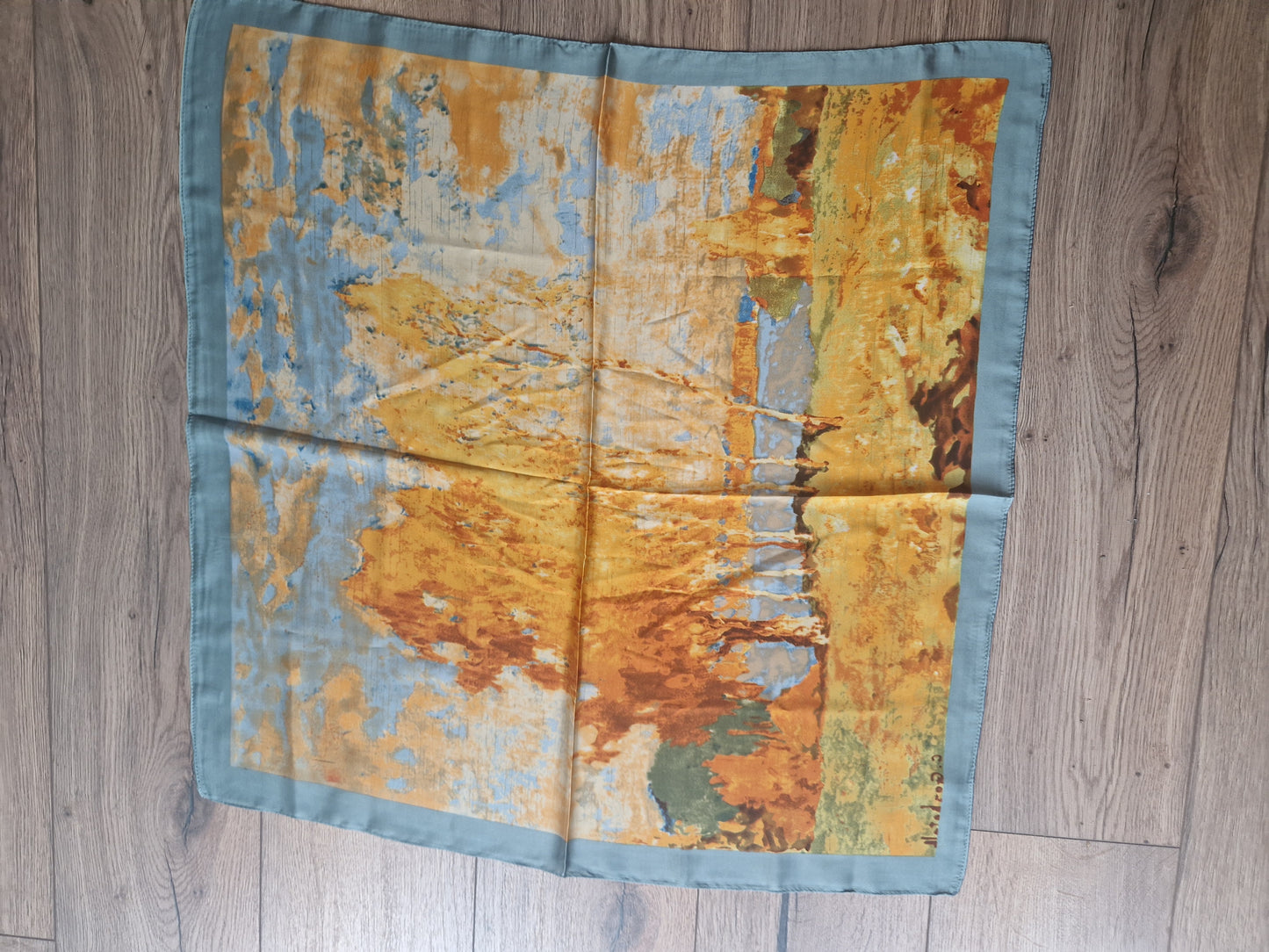 Square scarf