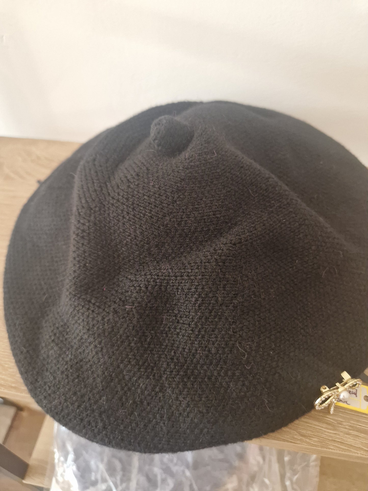 Knotted beret
