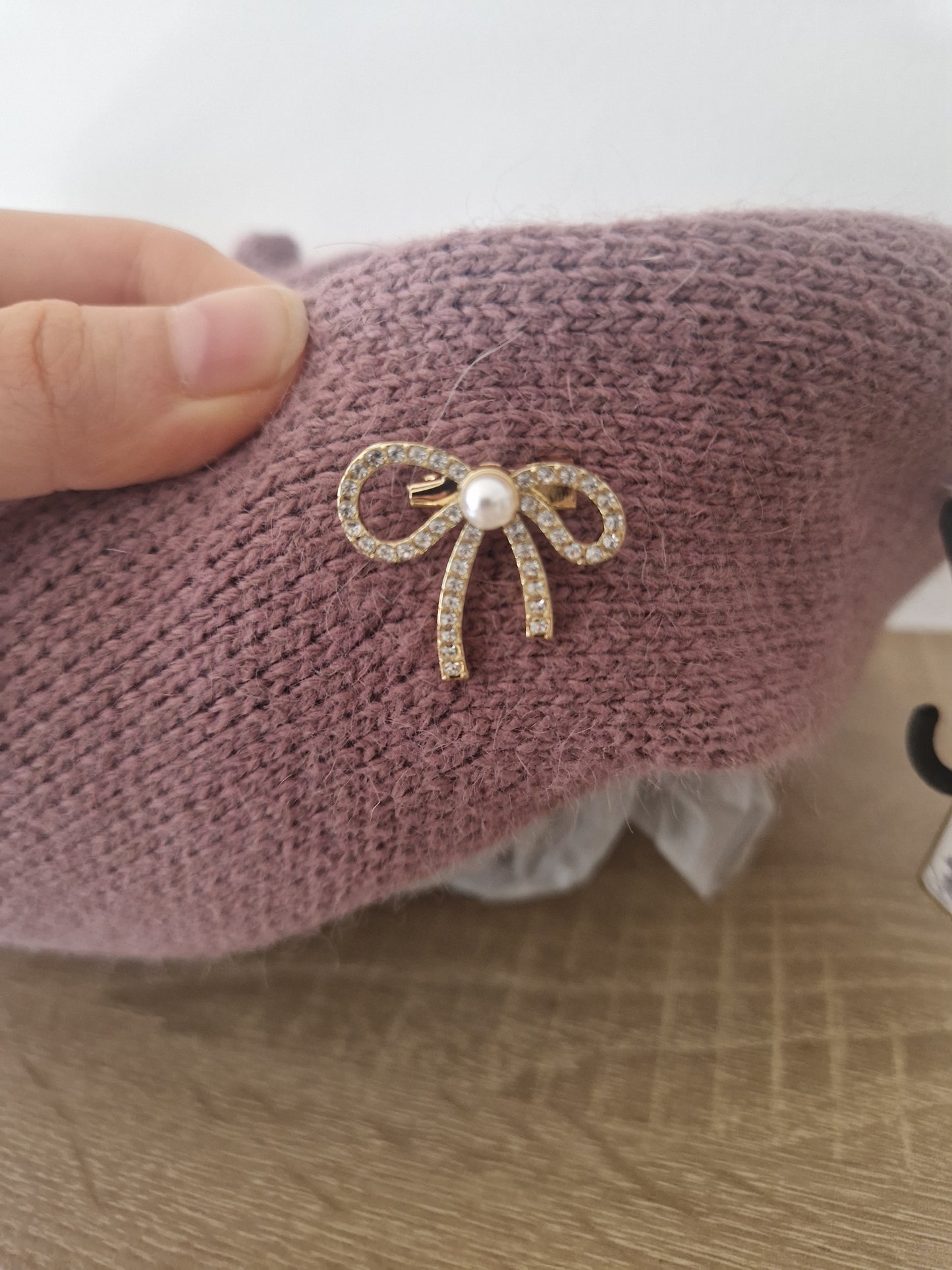 Knotted beret