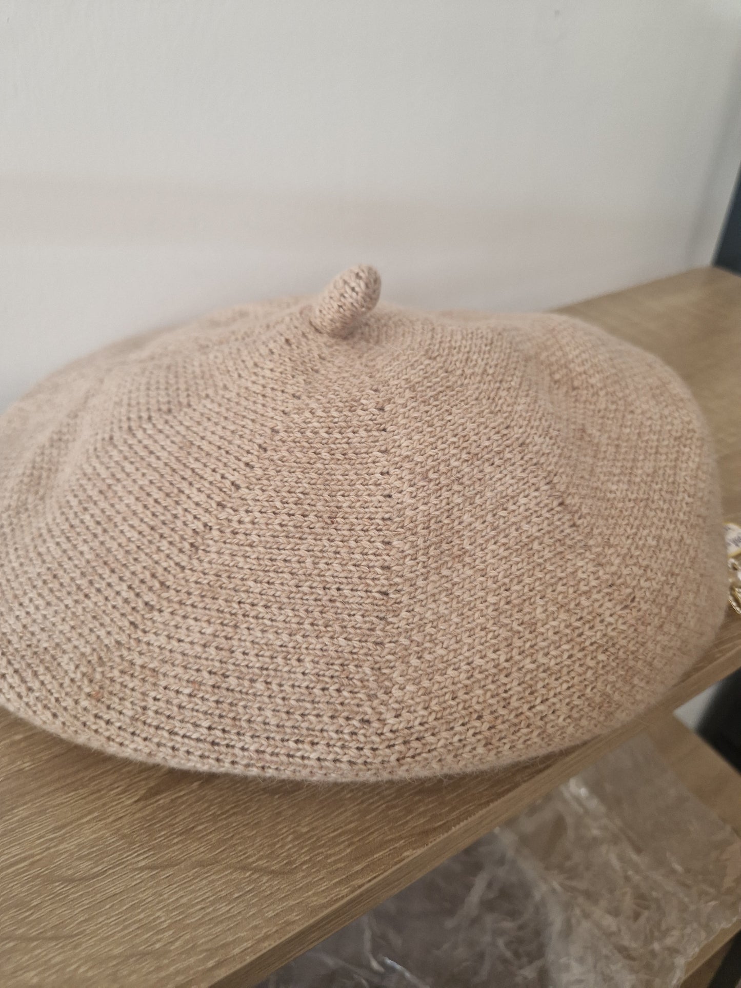 Knotted beret