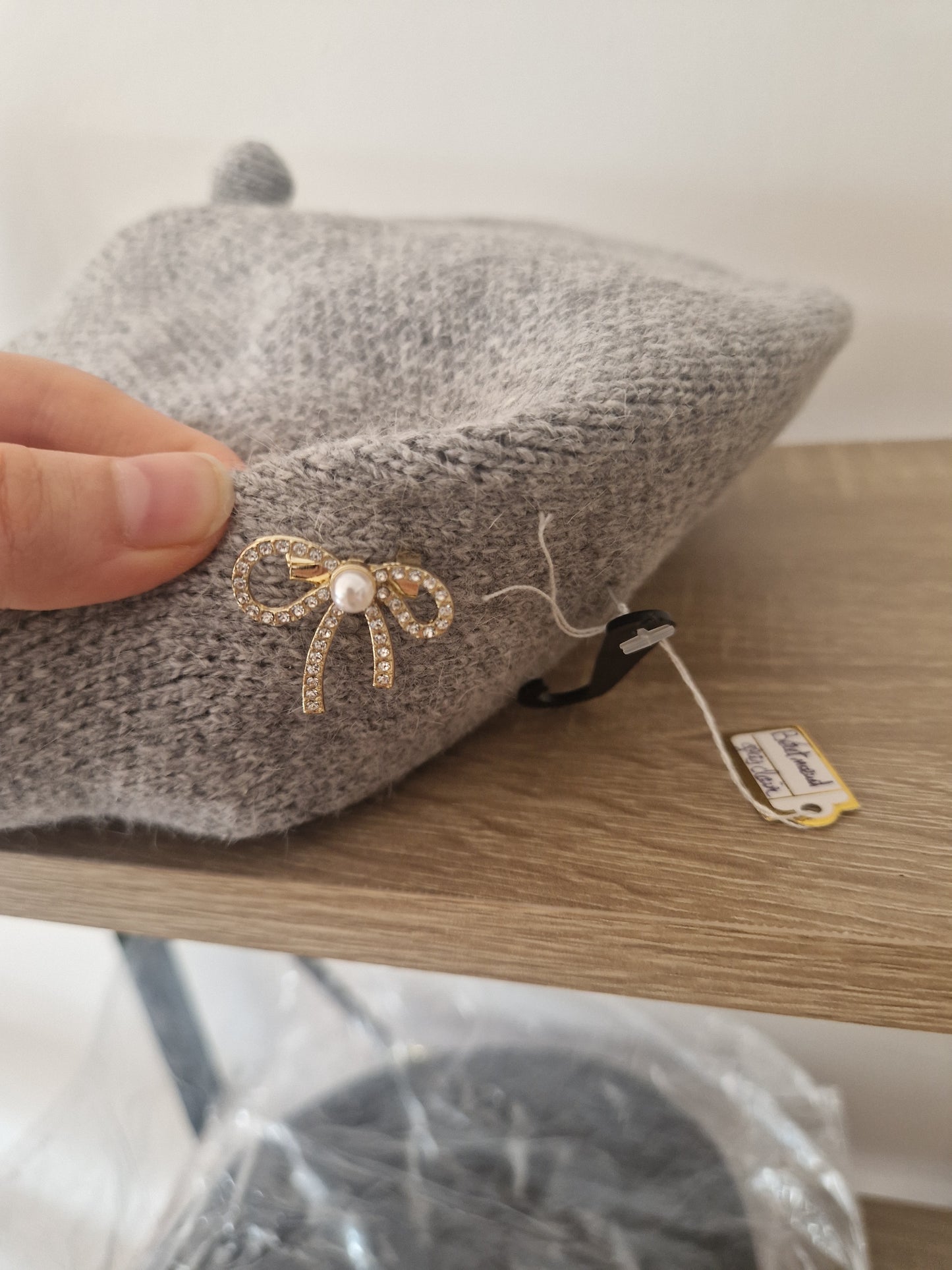 Knotted beret