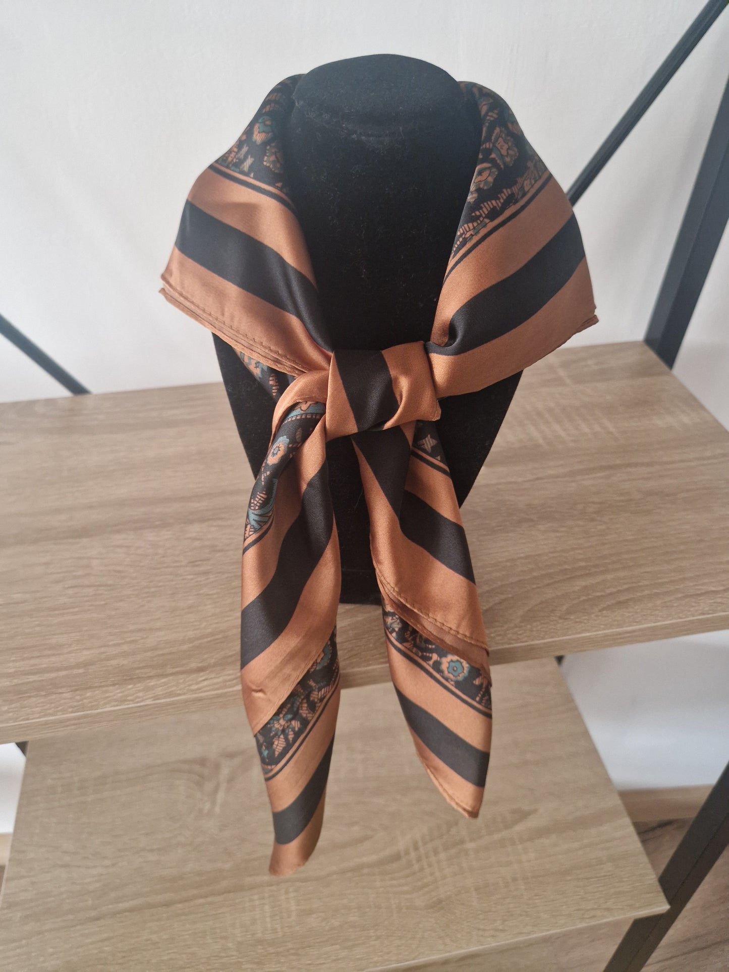 Square scarf