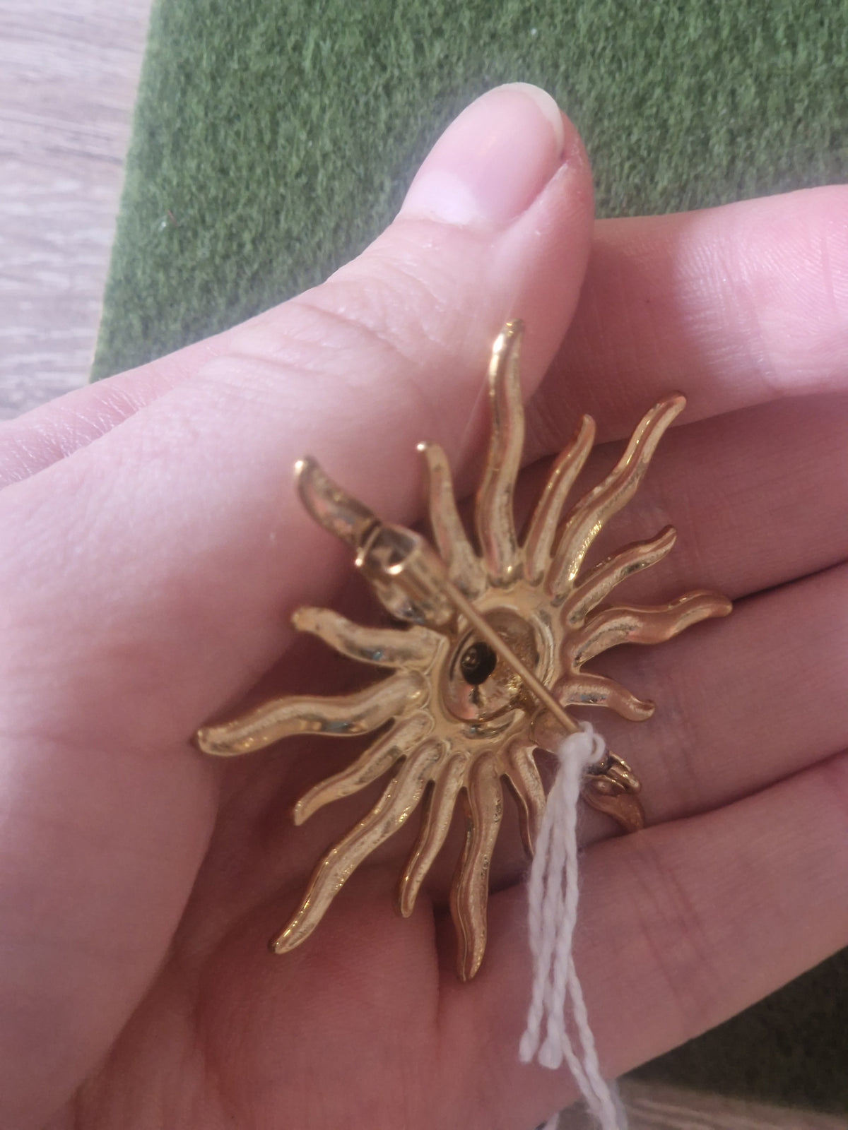Broche soleil