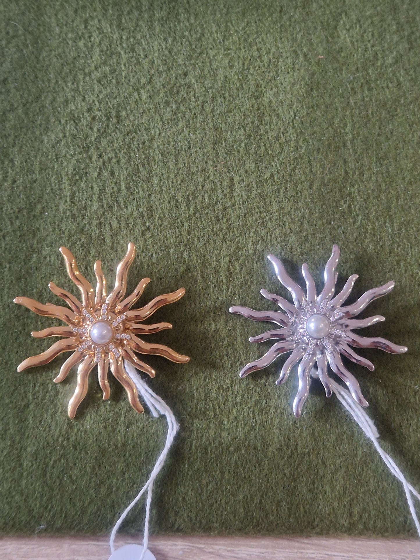 Broche soleil