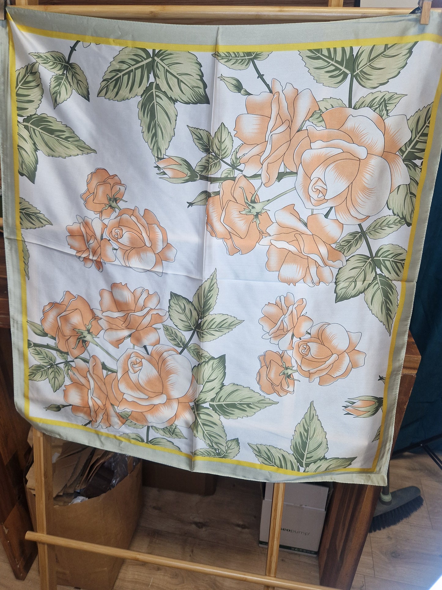Square scarf