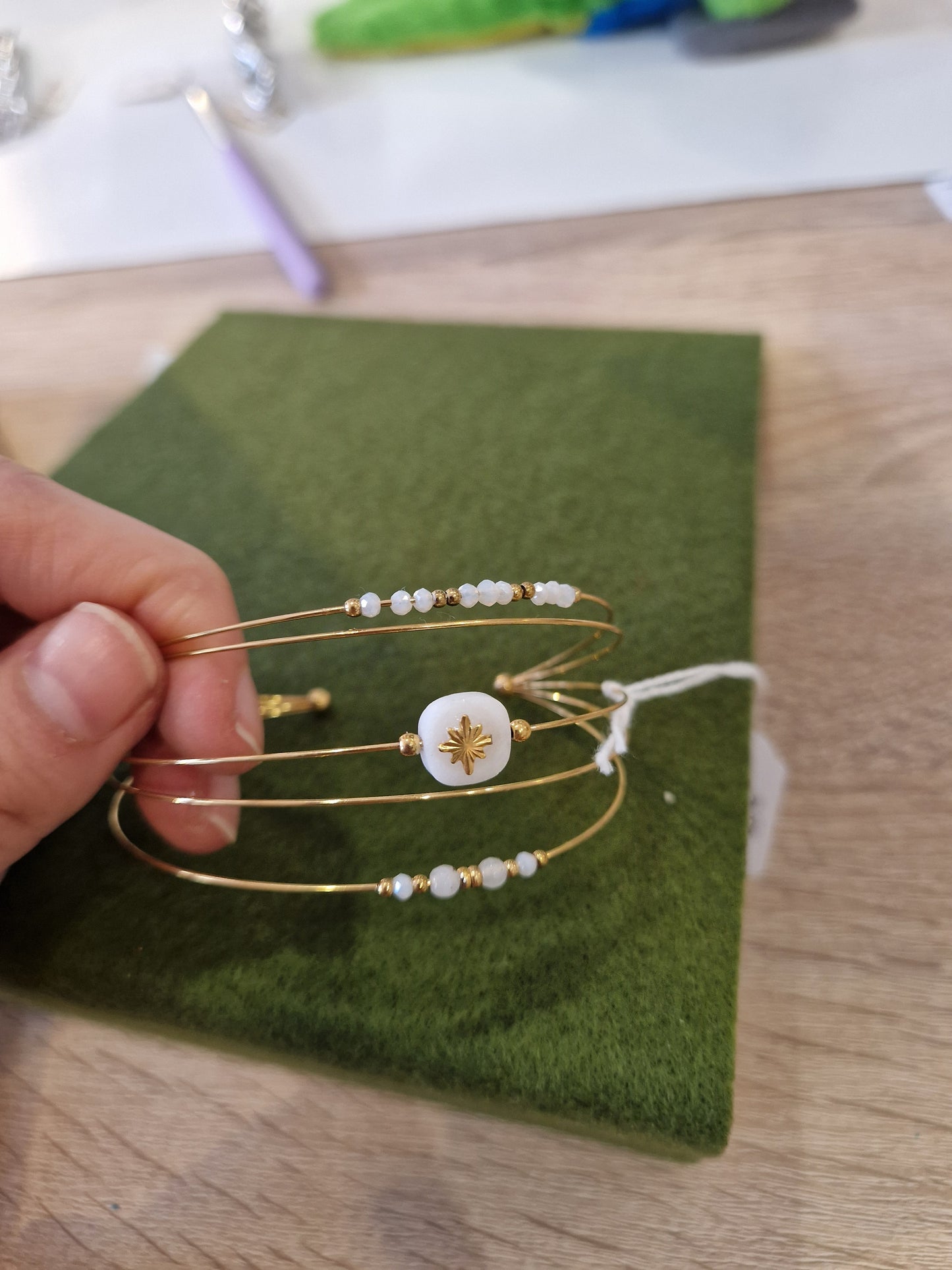 Jonc doré perles naturelles Cléopâtre