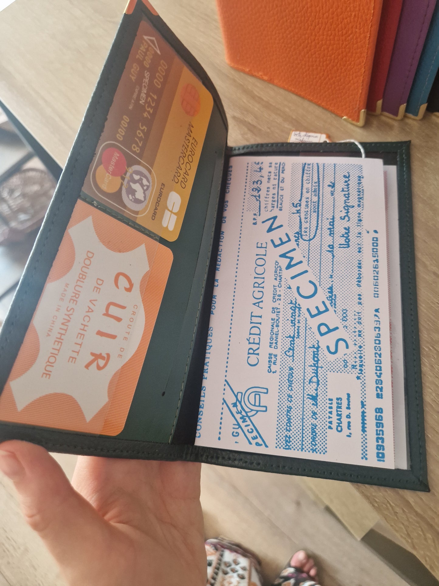 Medium checkbook holder