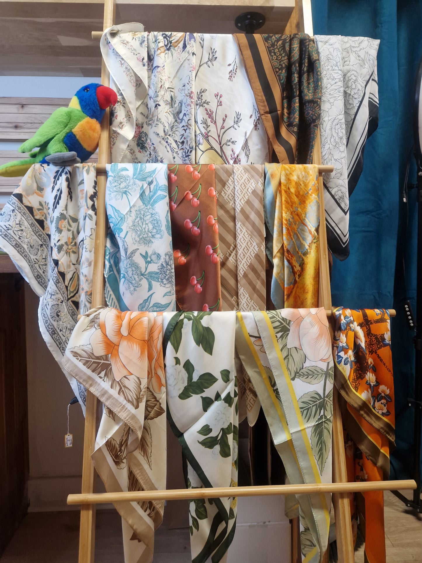 Square scarf