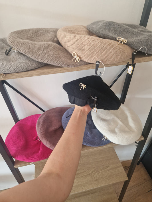 Knotted beret
