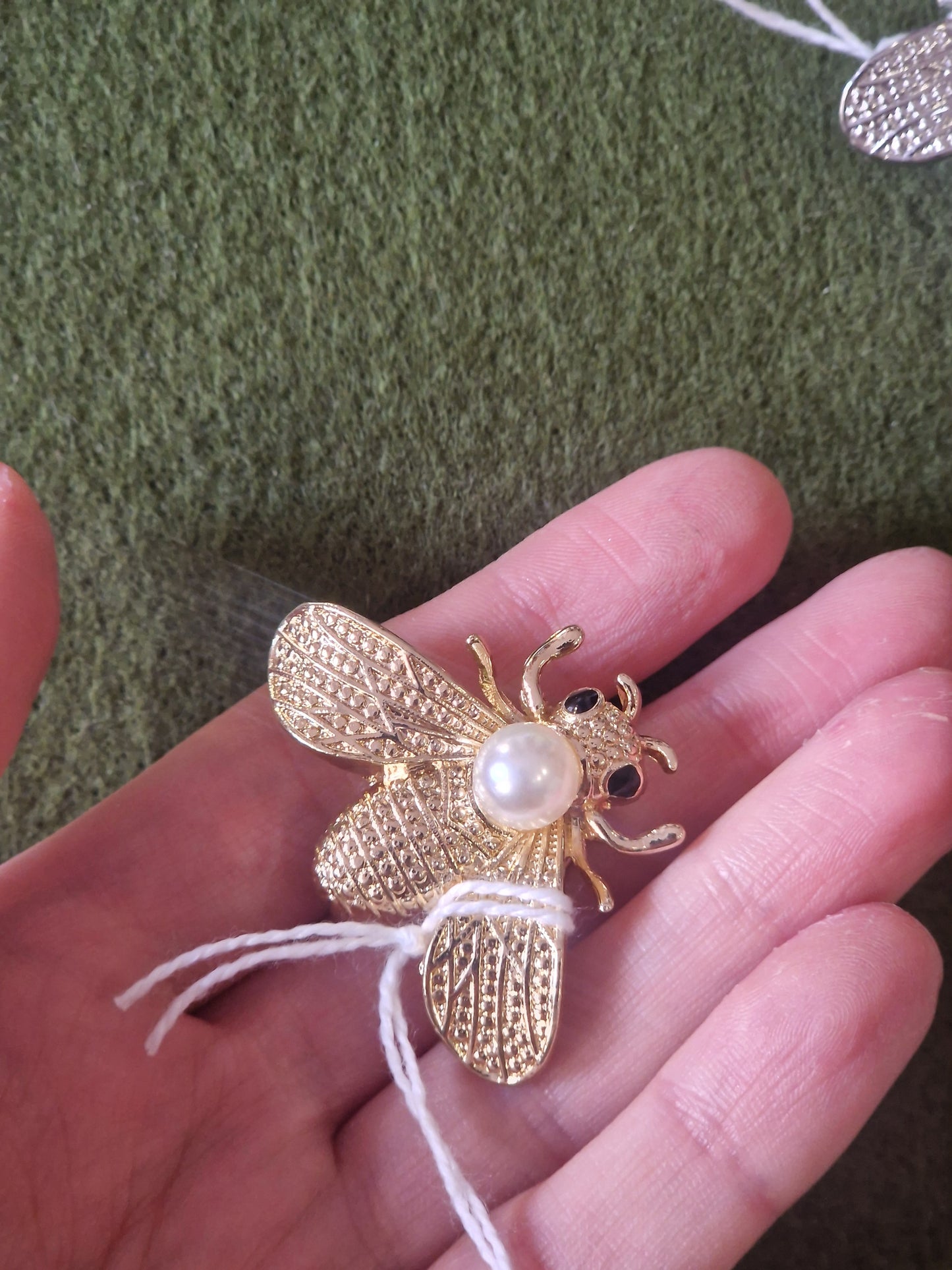 Broche abeille