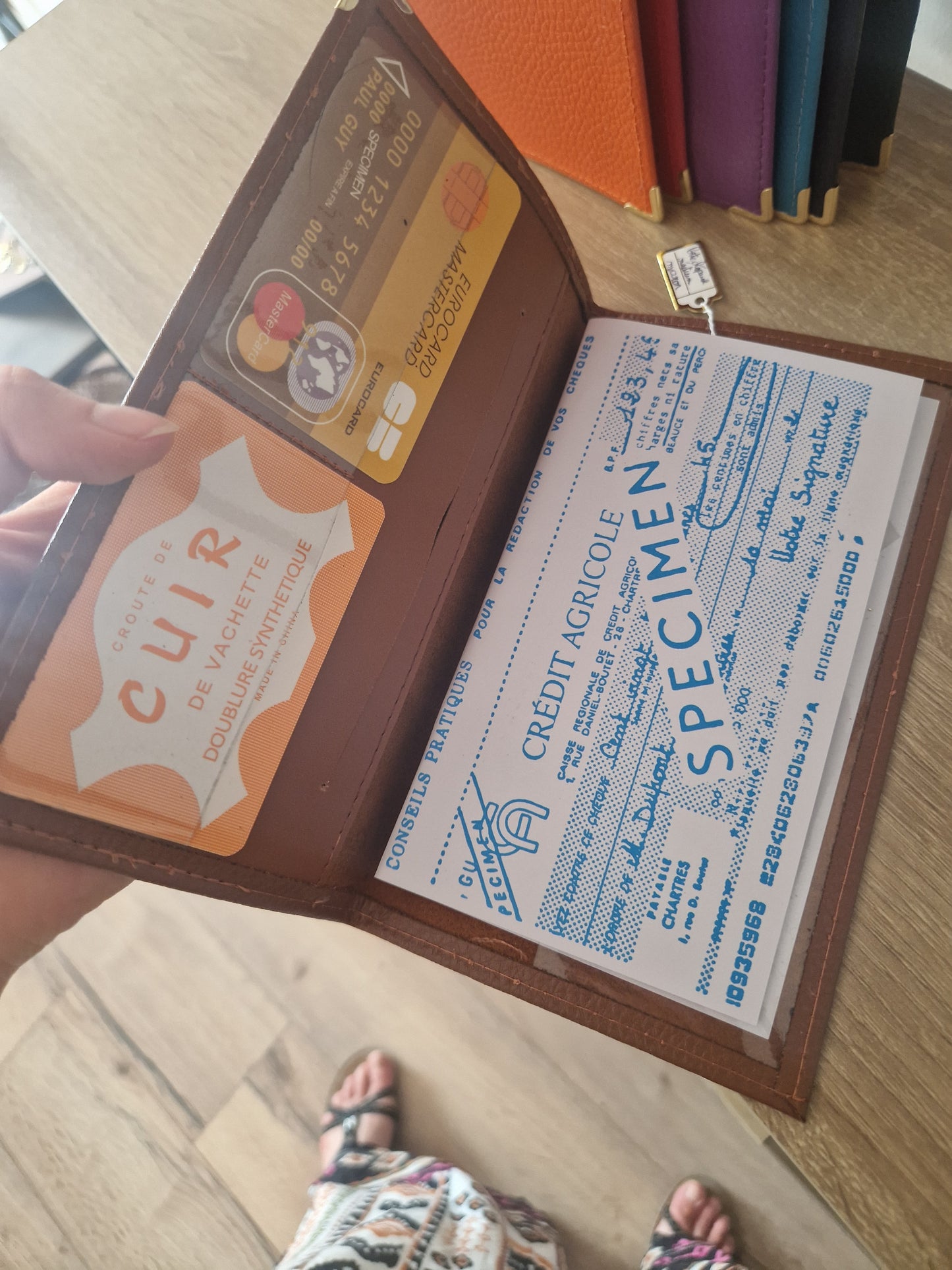 Medium checkbook holder