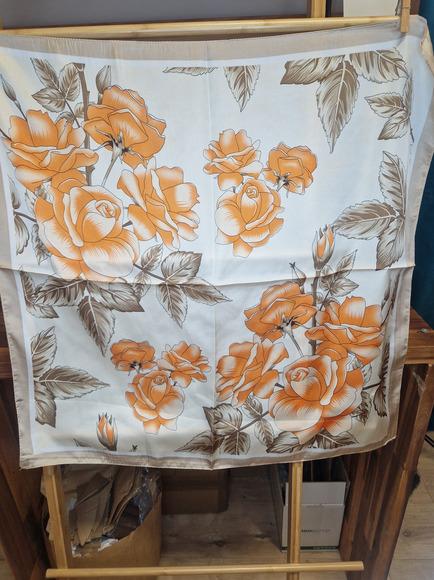 Square scarf