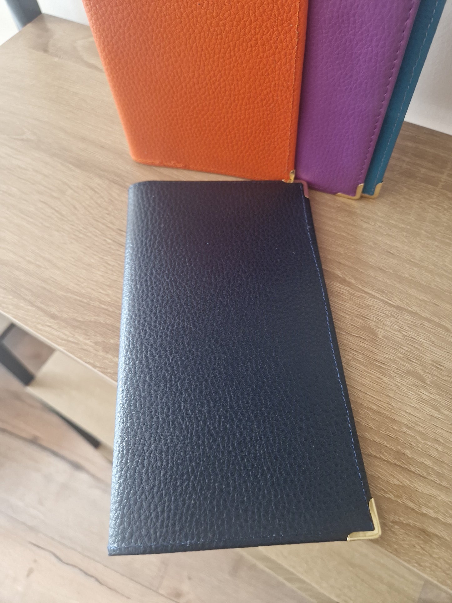 Medium checkbook holder