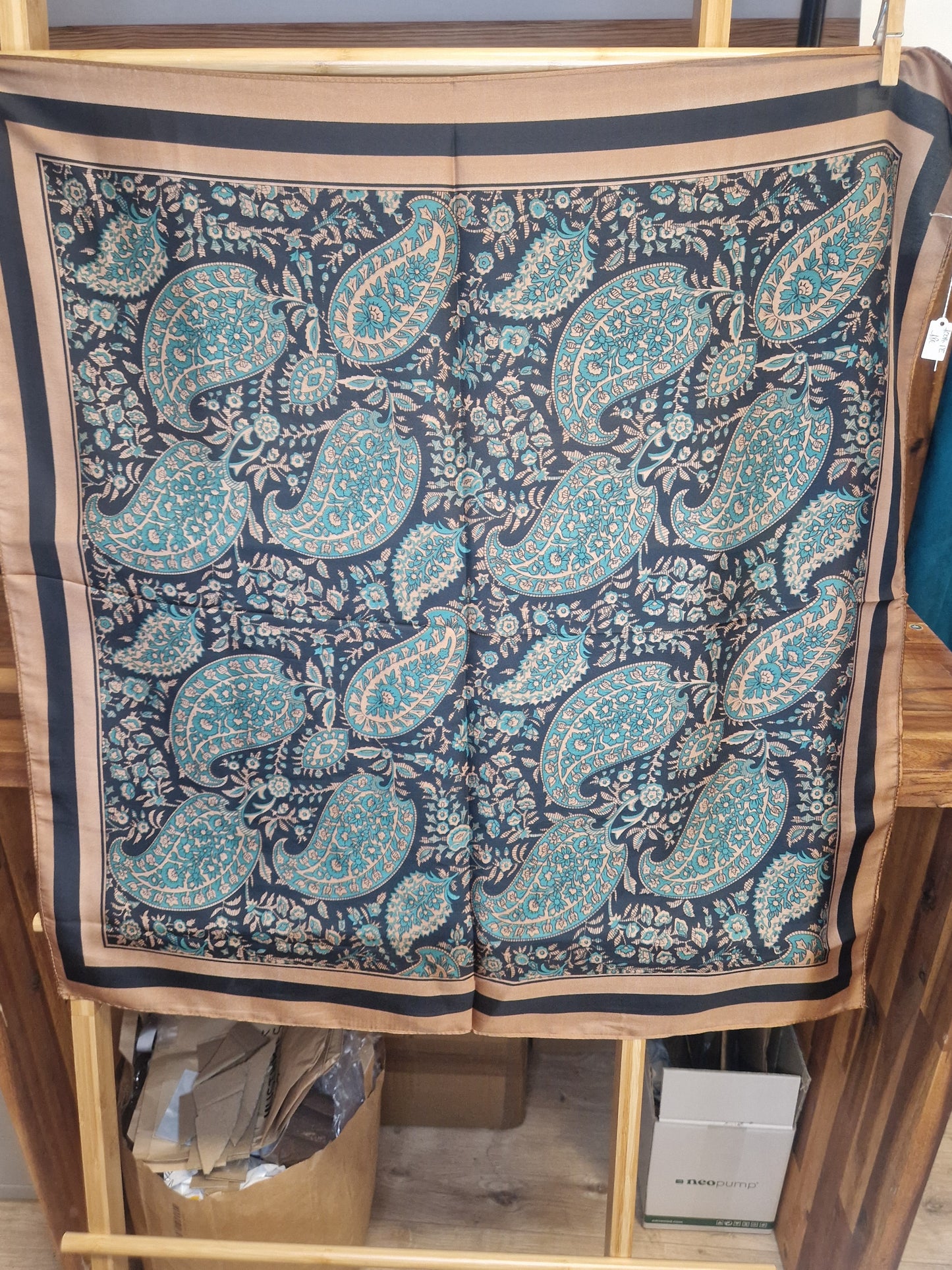 Square scarf